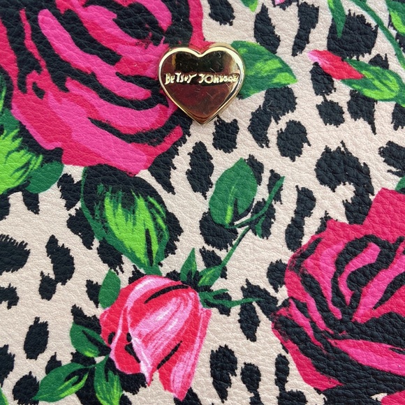 New! Betsey Johnson The Pet Set 3 Pieces: Crossbody Bag + Dog Collar + Waste Bag - Picture 4 of 11